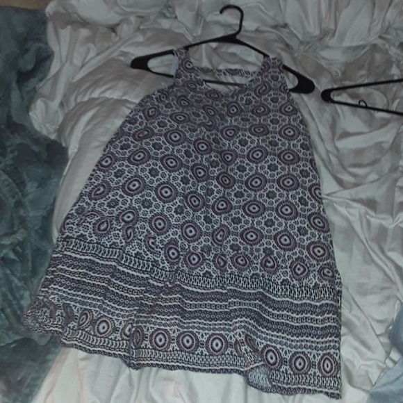 A dress - Picture 1 of 6